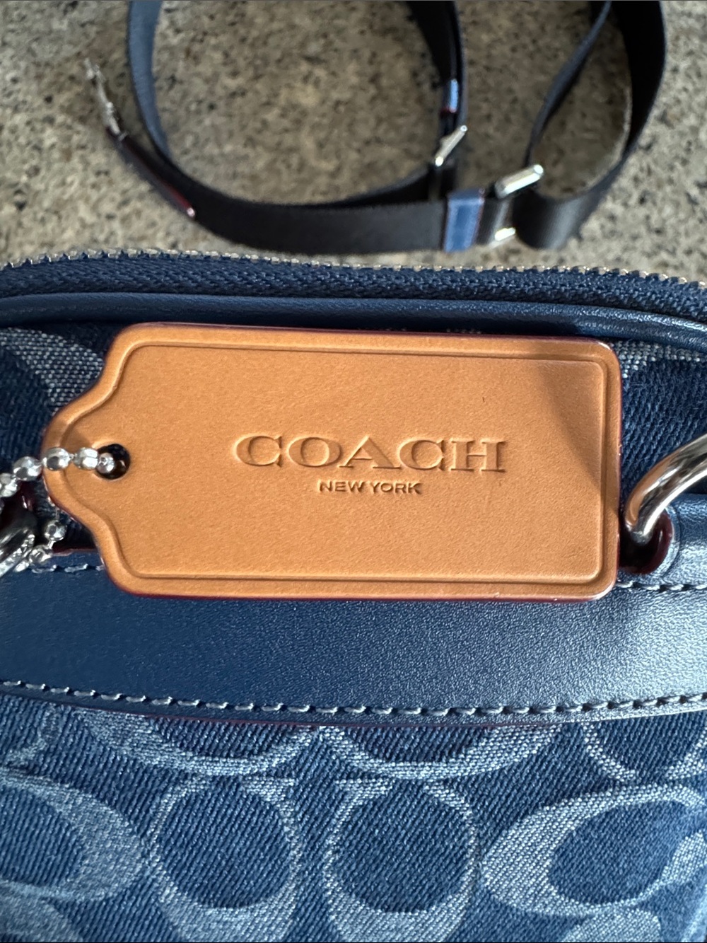 💙Coach Blue 💙😎Denim Signature Crossbody Organizer with Tan Tag - Picture 9 of 17